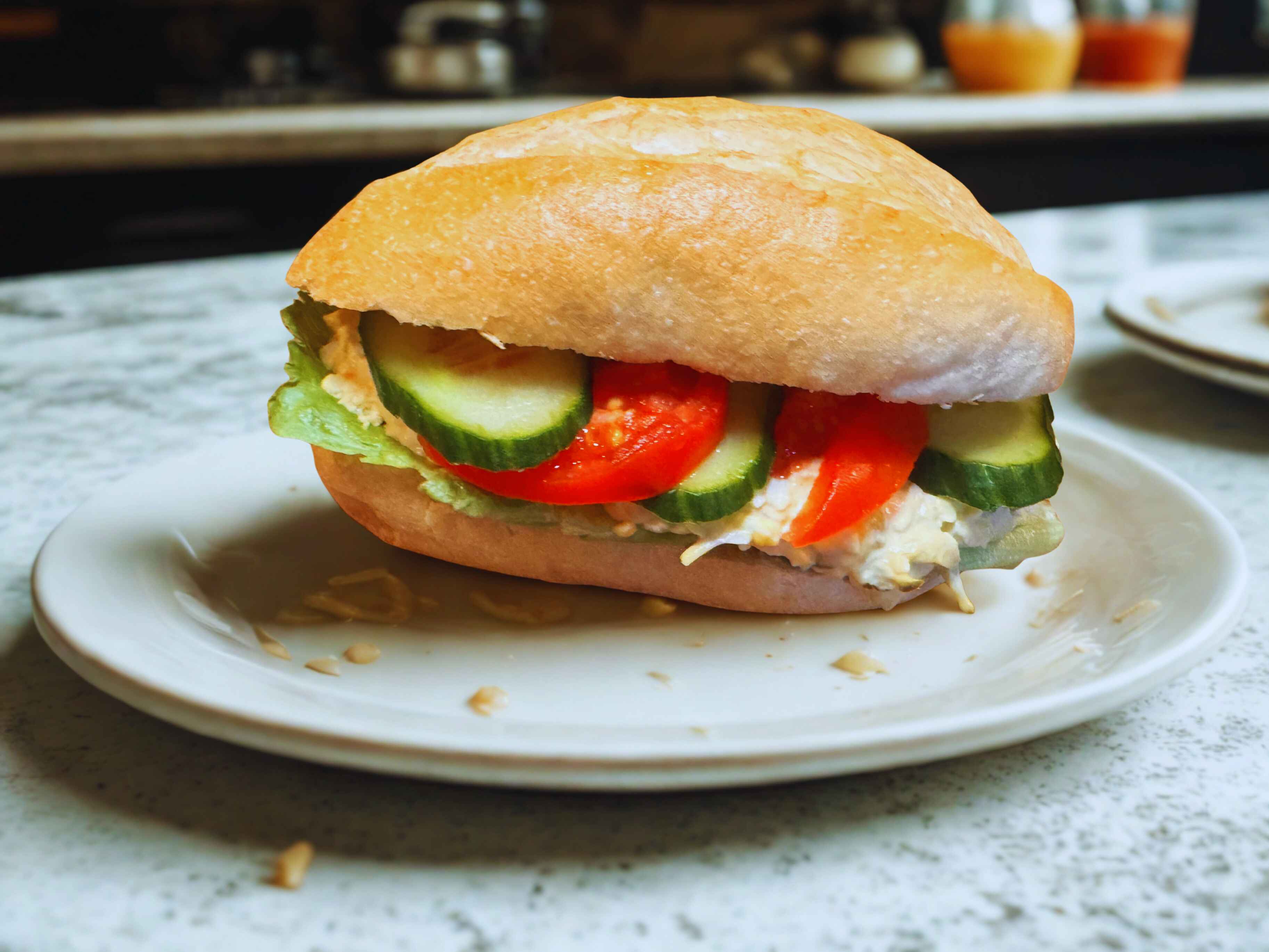 Bułka z pastą jajeczną